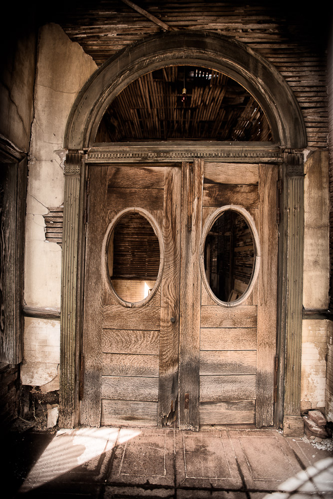 jerome arizona bartlett hotel rustic entrance door