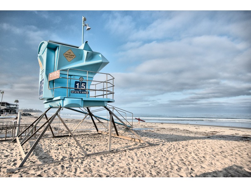 lifeguard tower 15 at cardiff by the sea 800x600