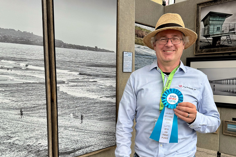 roy_holding_best_in_show_ribbon_for_la_jolla_art_and_wine.jpg
