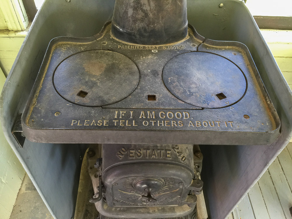 stove with inscription if i am good please tell others about it